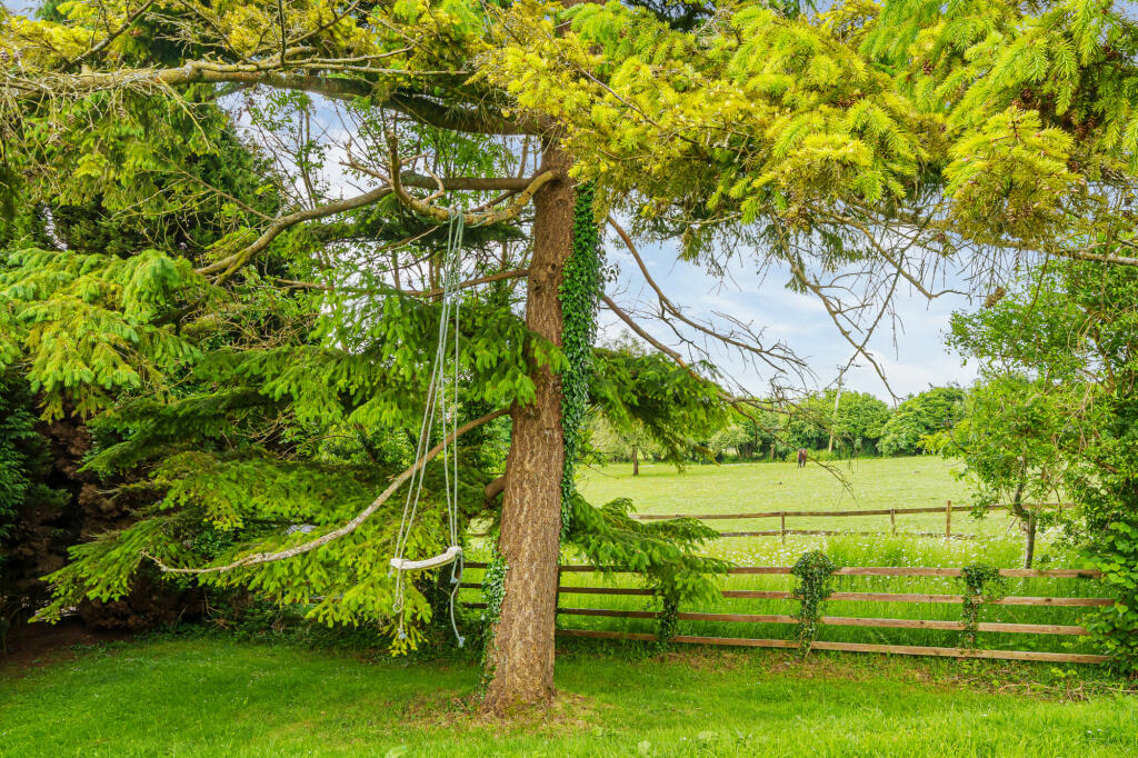 Garden swing