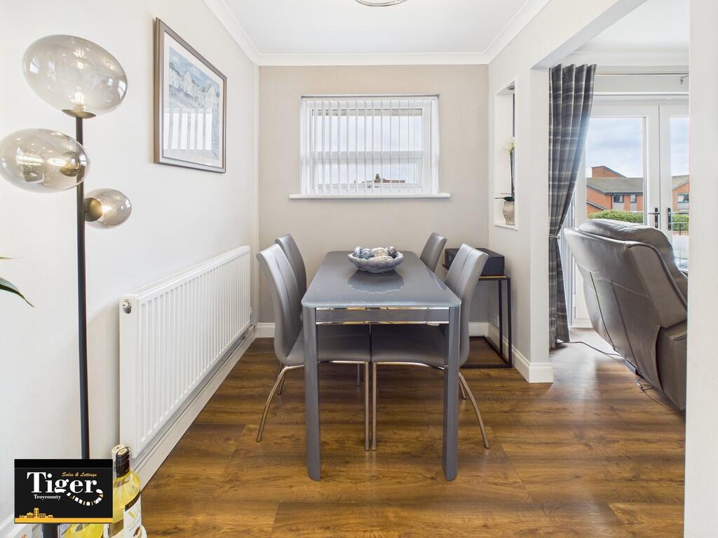 CAM02176G0-PR0602...