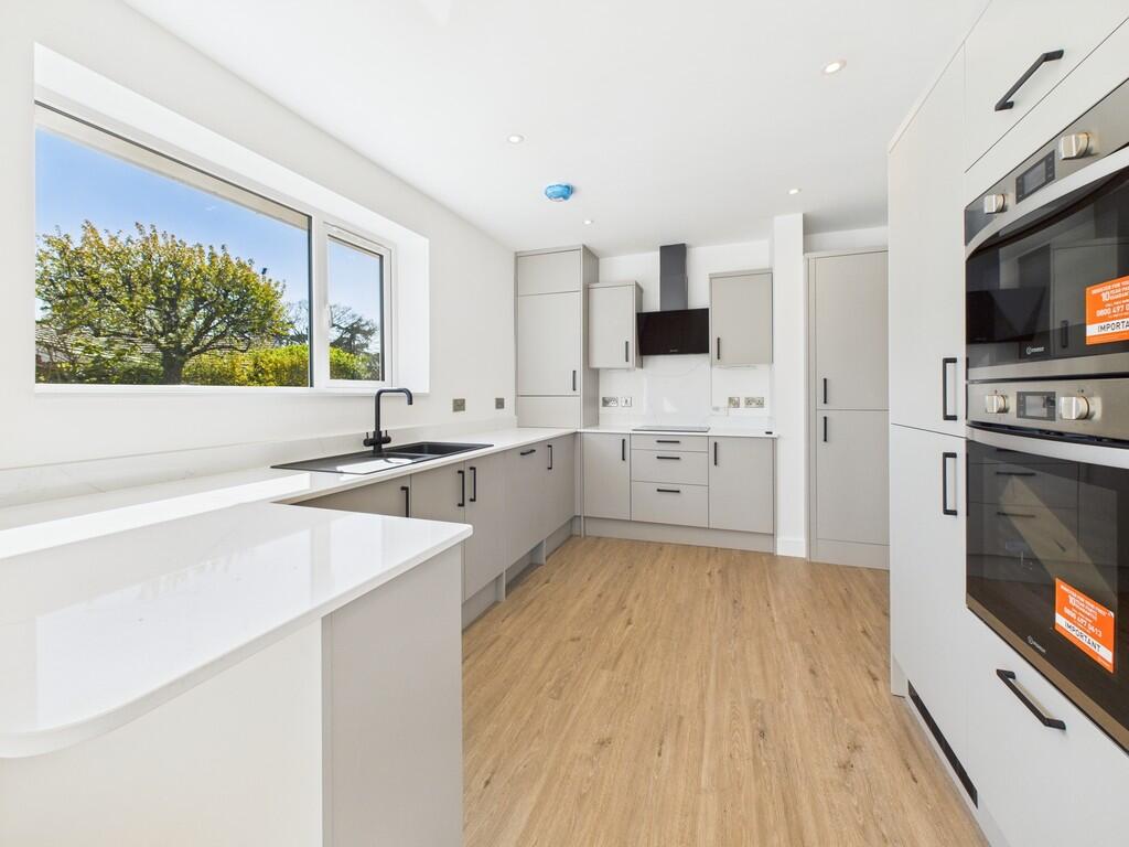 CAM02854G0-PR0364...