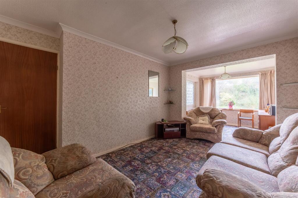 29 Llanyravon Way-13.jpg