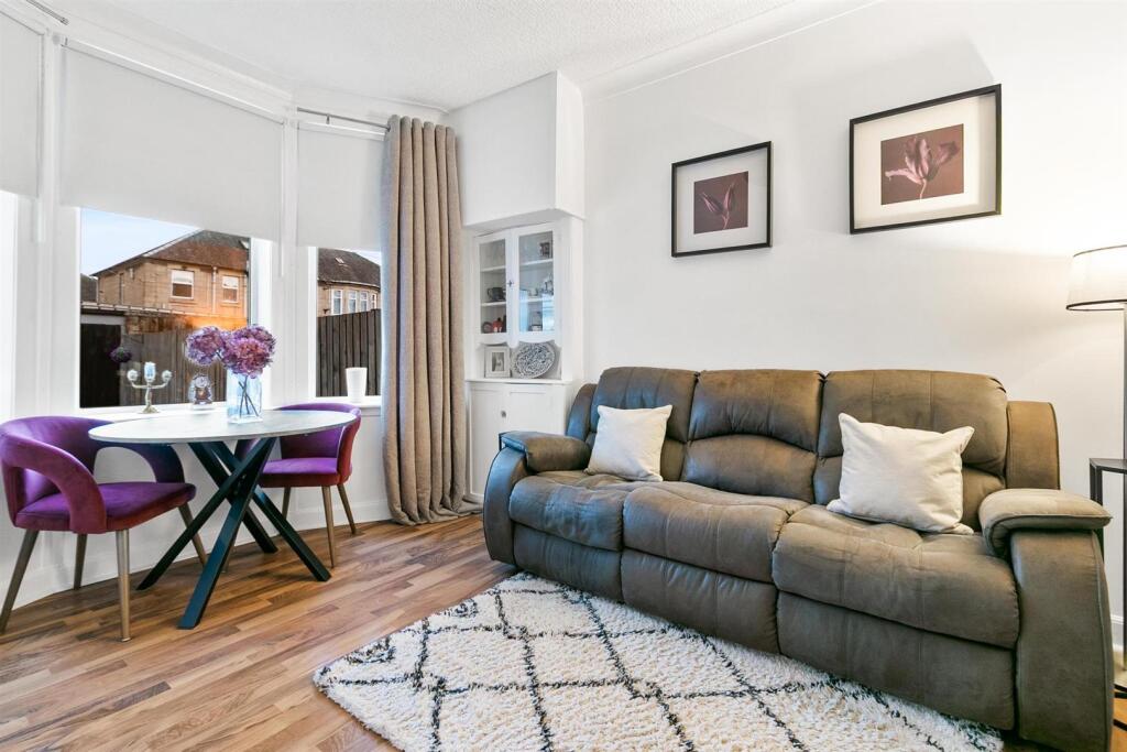 Overtoun Avenue Dumbarton, G82 1BY