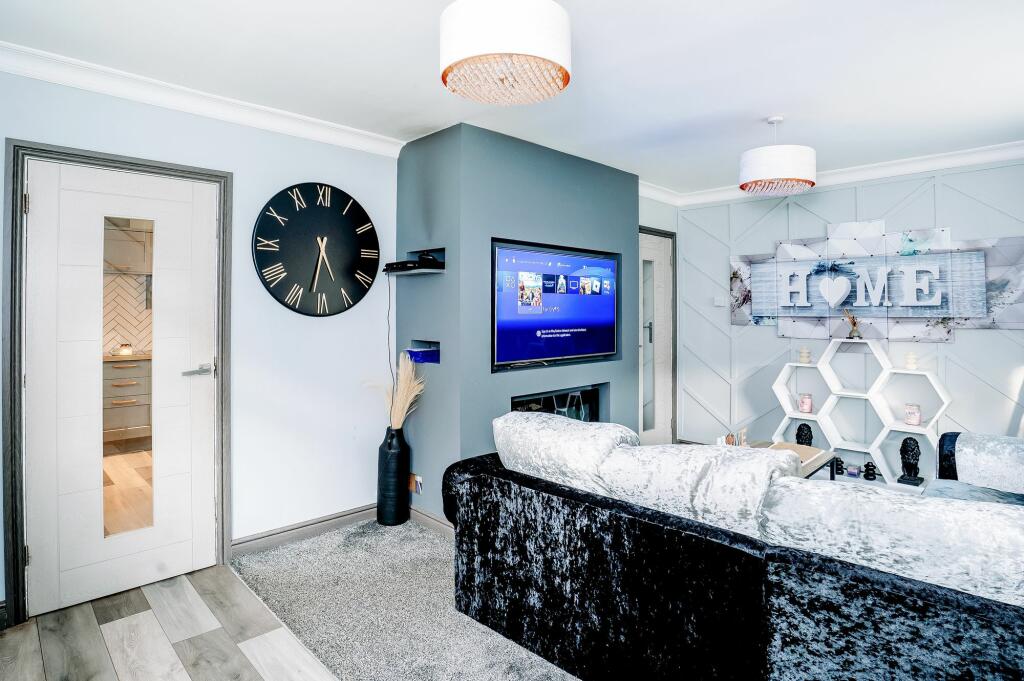KITCHEN AND LOUNGE