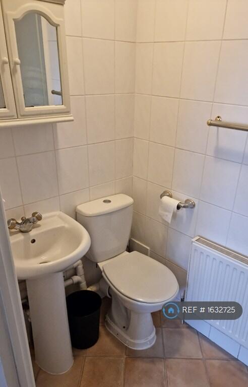 Flat 5 - Ensuite