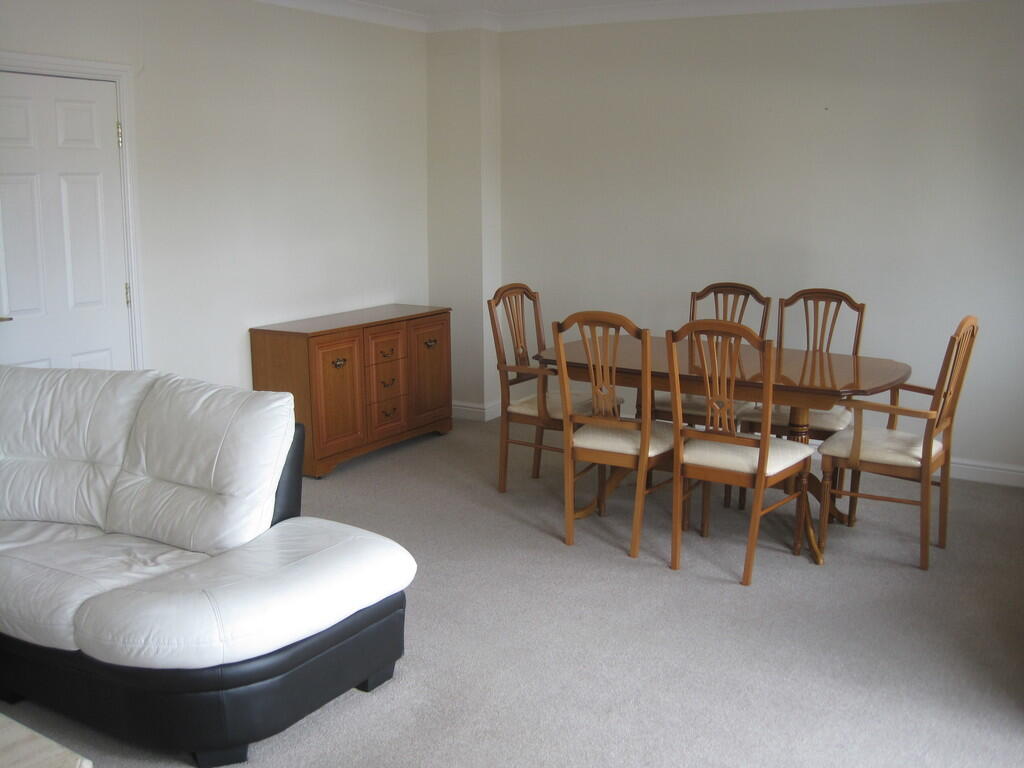 Lounge 1 - 2B Com...