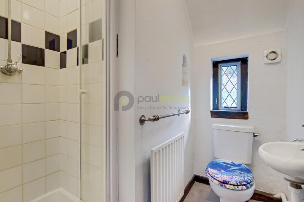 17_Bathroom-2-0