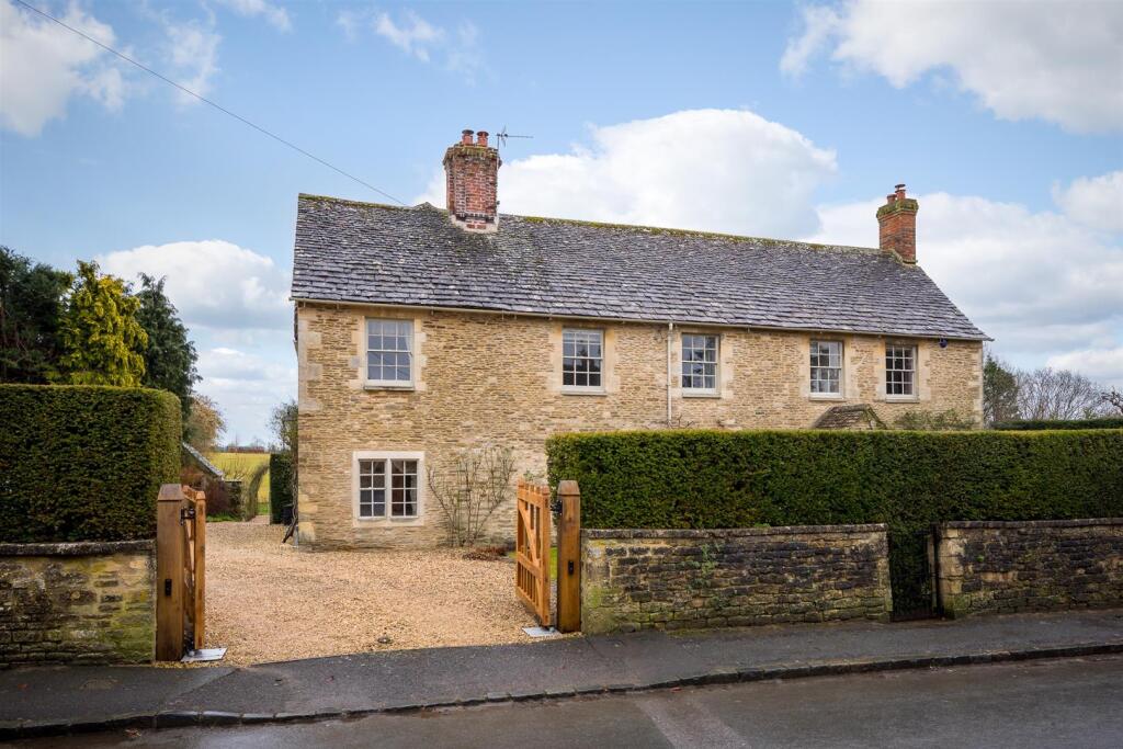 1 - Malt Cottage - GL7 5RY - Web.jpg