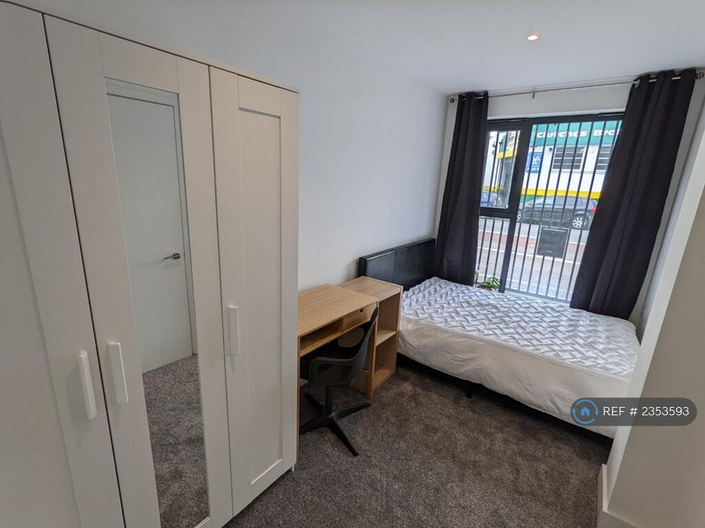 Double Room Available For Rent