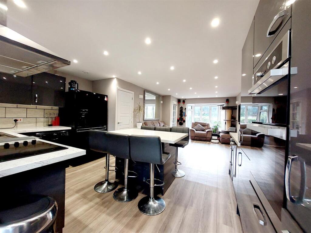 Open Plan Kitchen/Living