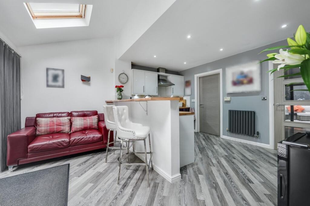 Kitchen/ Dinning/ Living