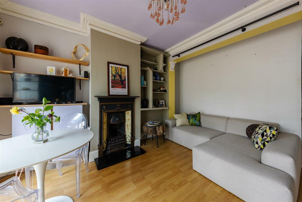 Lyne Crescent