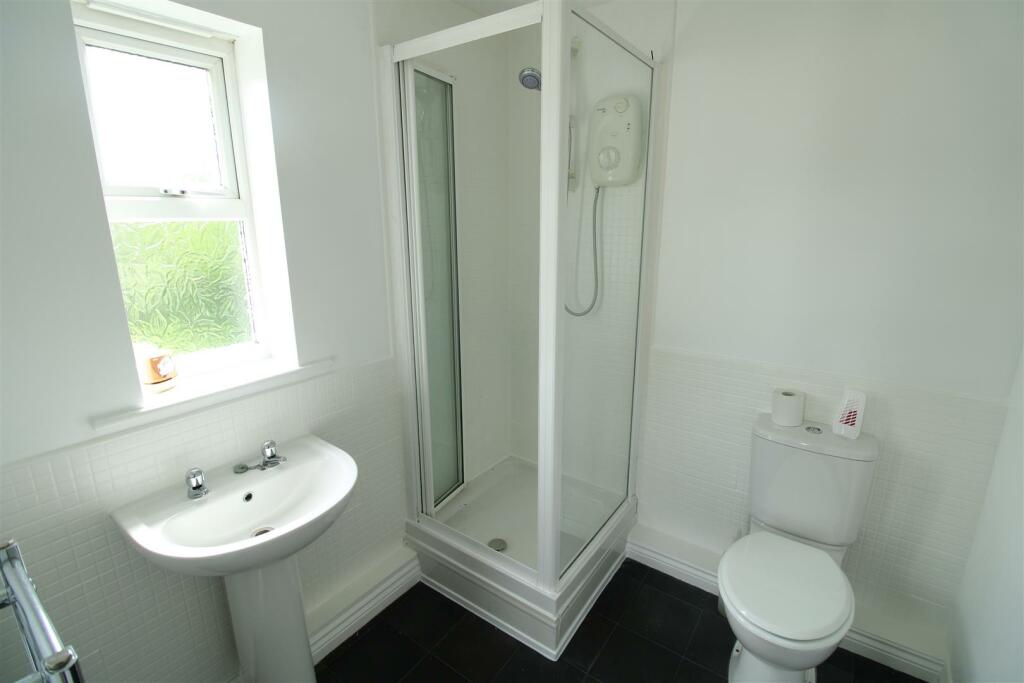 EN SUITE