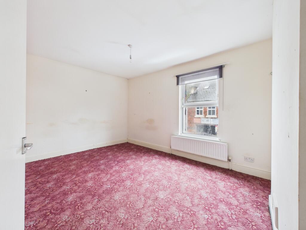 CAM03674G0-PR0690-STILL006