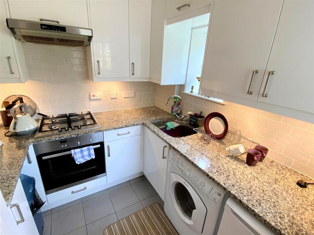4 Retreat Court Kitchen