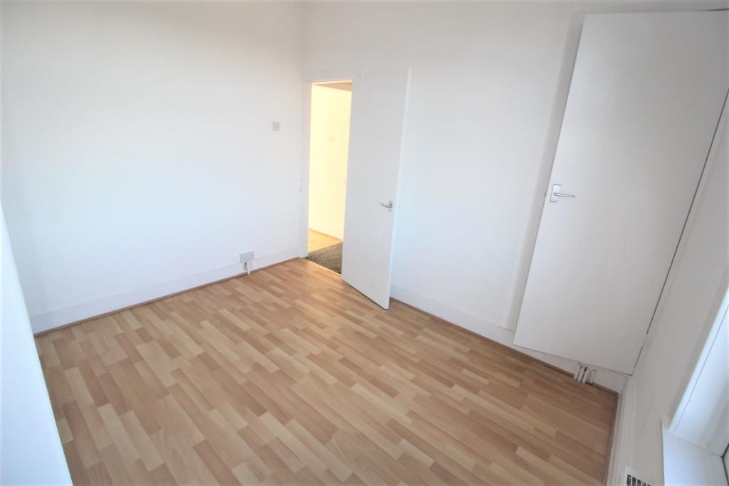 2nd Bedroom (b) 