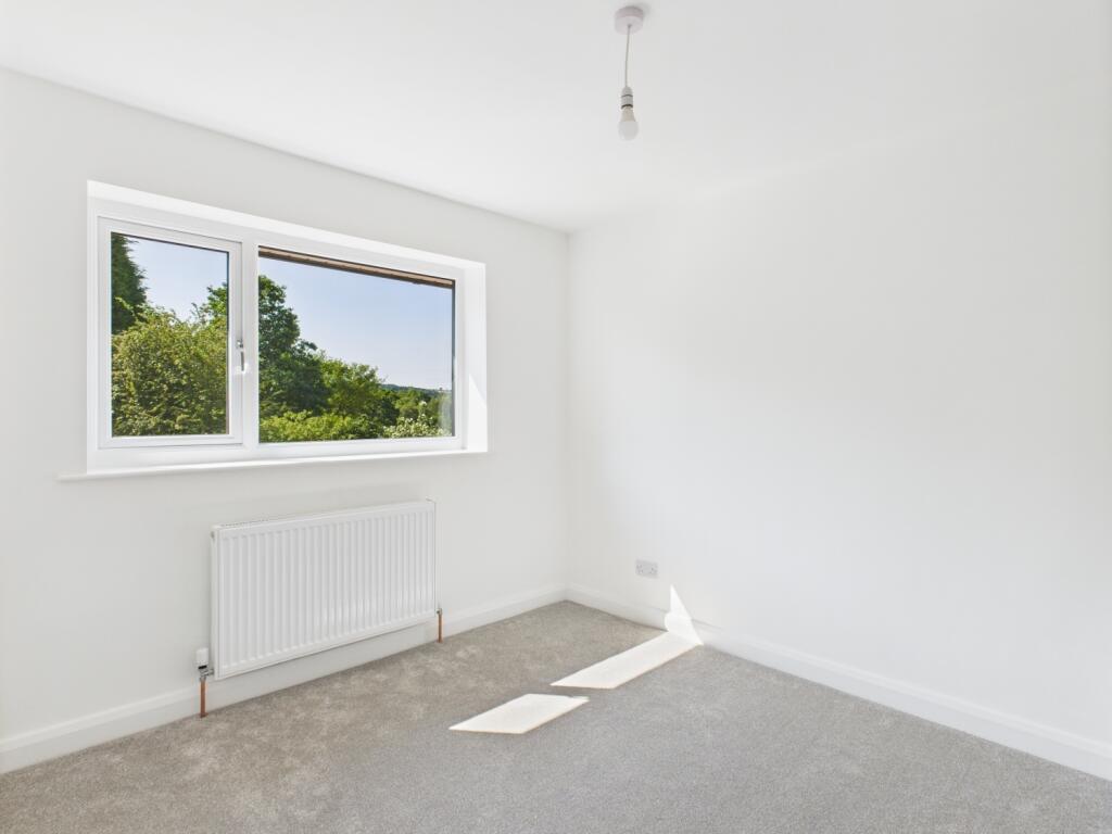 CAM03729G0-PR0072-STILL005