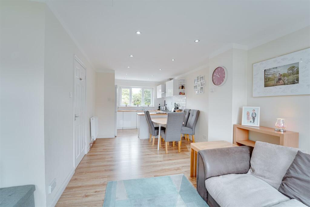 223 New Cheveley Rd, Newmarket-23.jpg