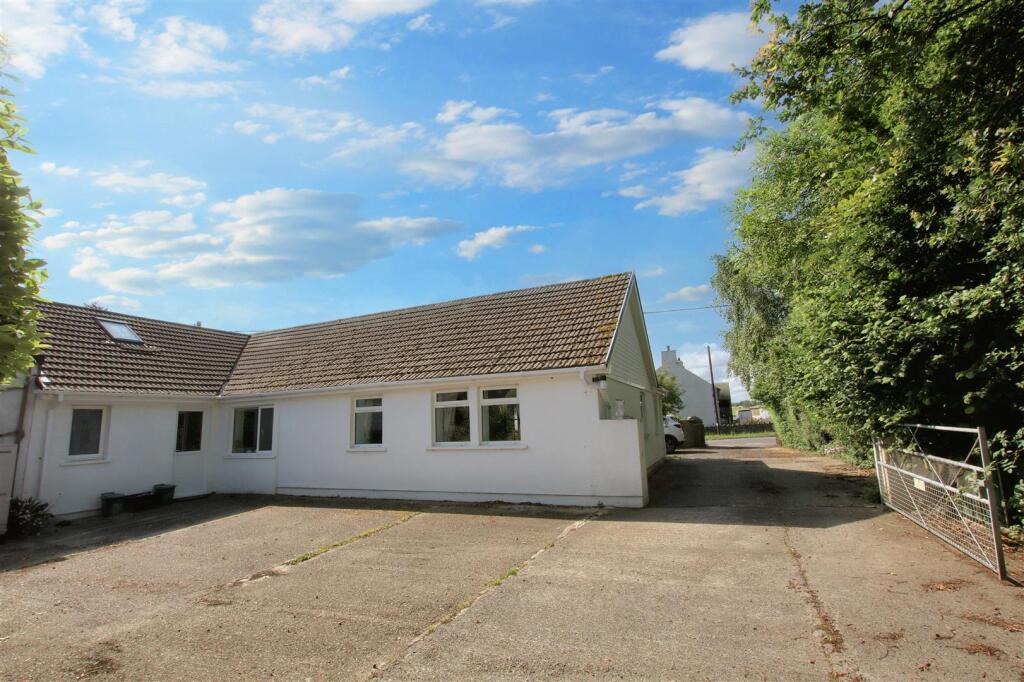 Driveway/rear of house