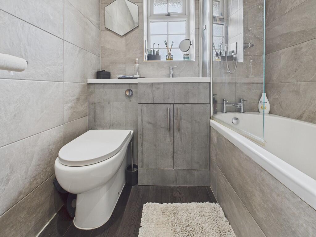 CAM04273G0-PR0190...