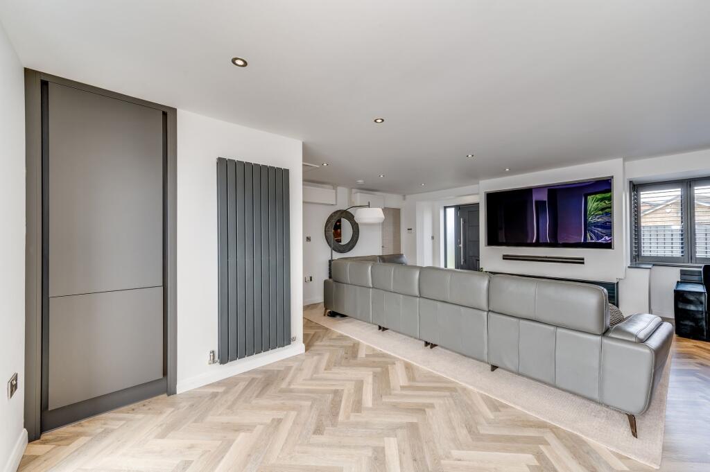 OPEN PLAN KITCHEN/DINER/LIVING ROOM
