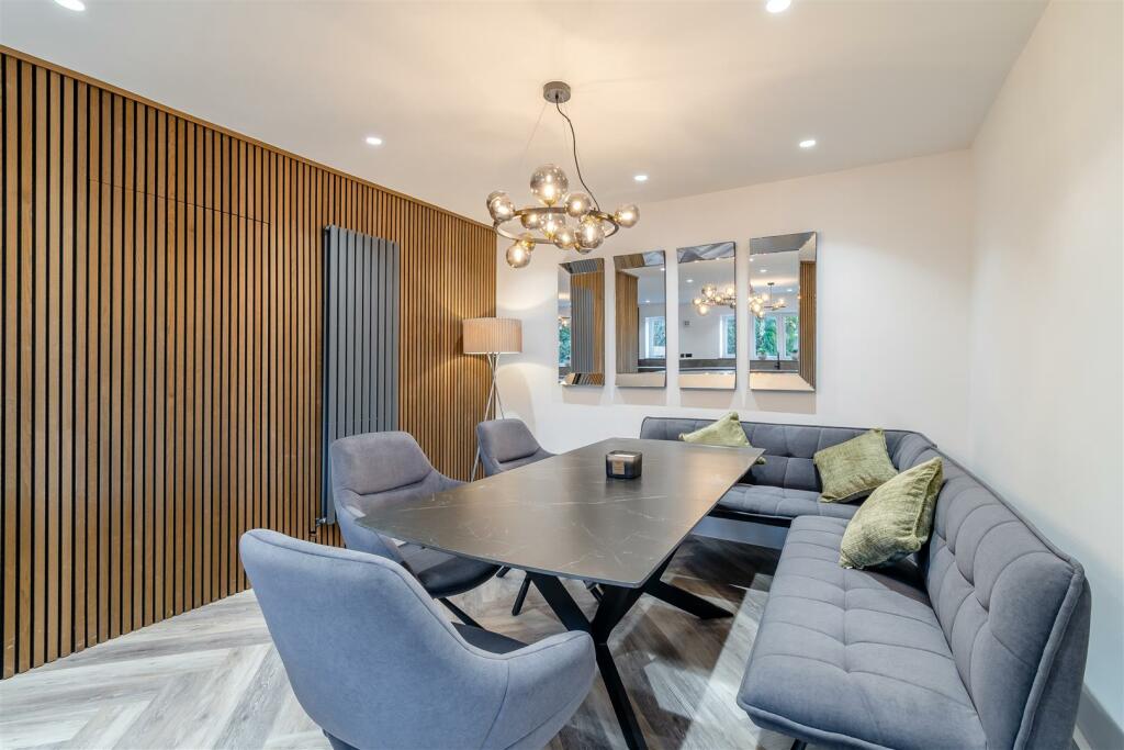 8628166-interior16.jpg