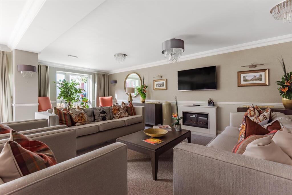 Owners Lounge (2).jpg