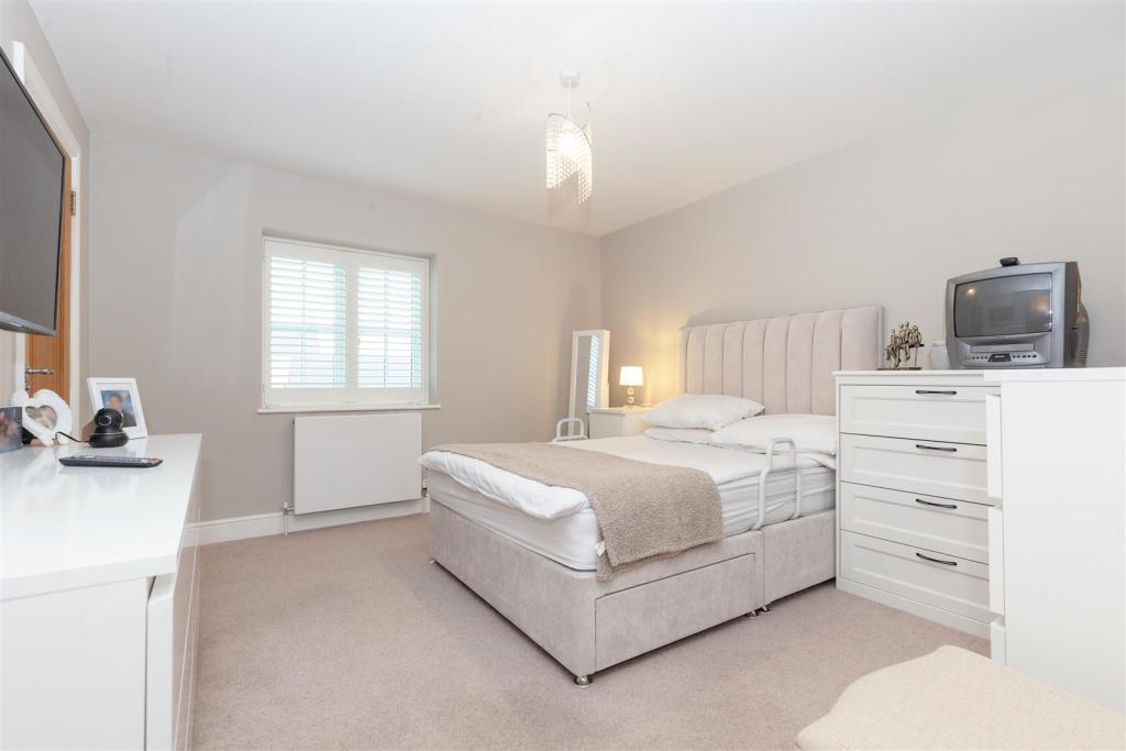 Master Bedroom 1.jpg