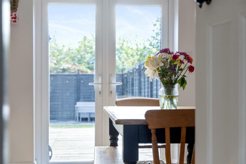 Pavillion Road, 77-019.jpg