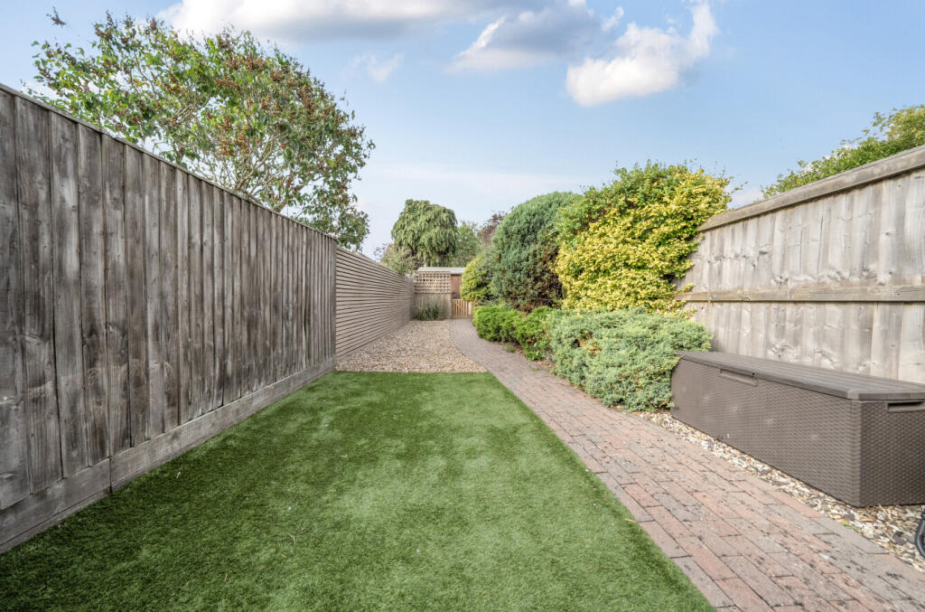 13412192068a84fa9b94c2