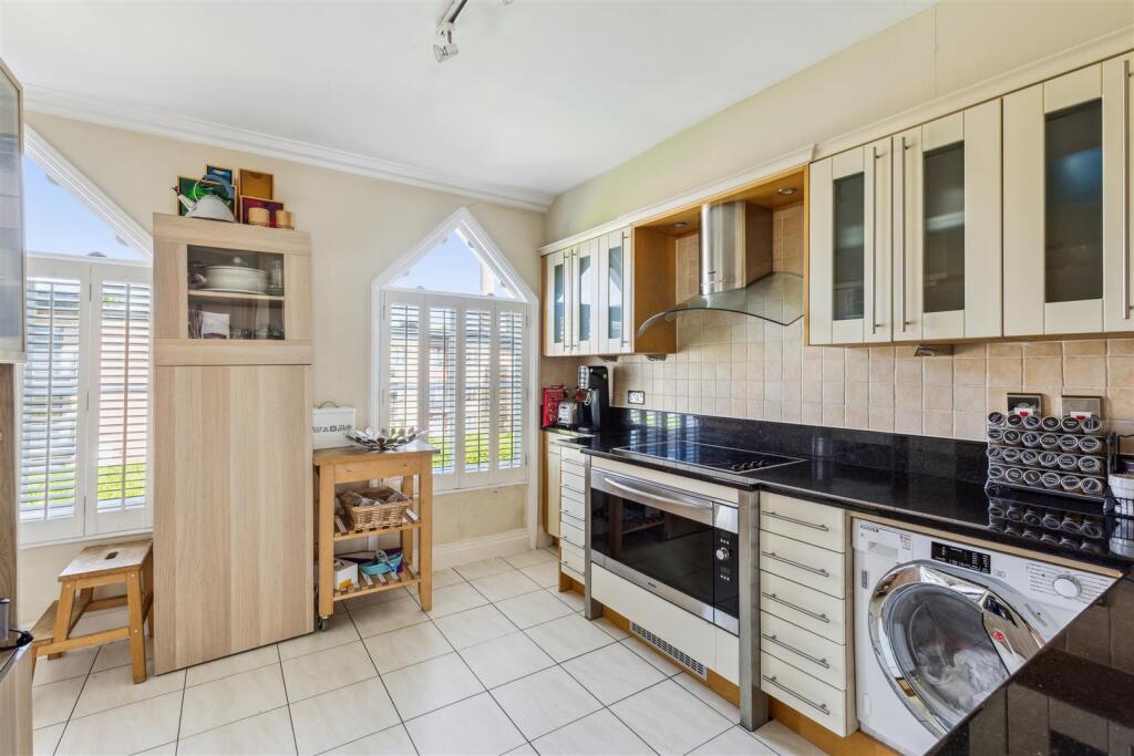 Oakbrook, W6 - FOR SALE