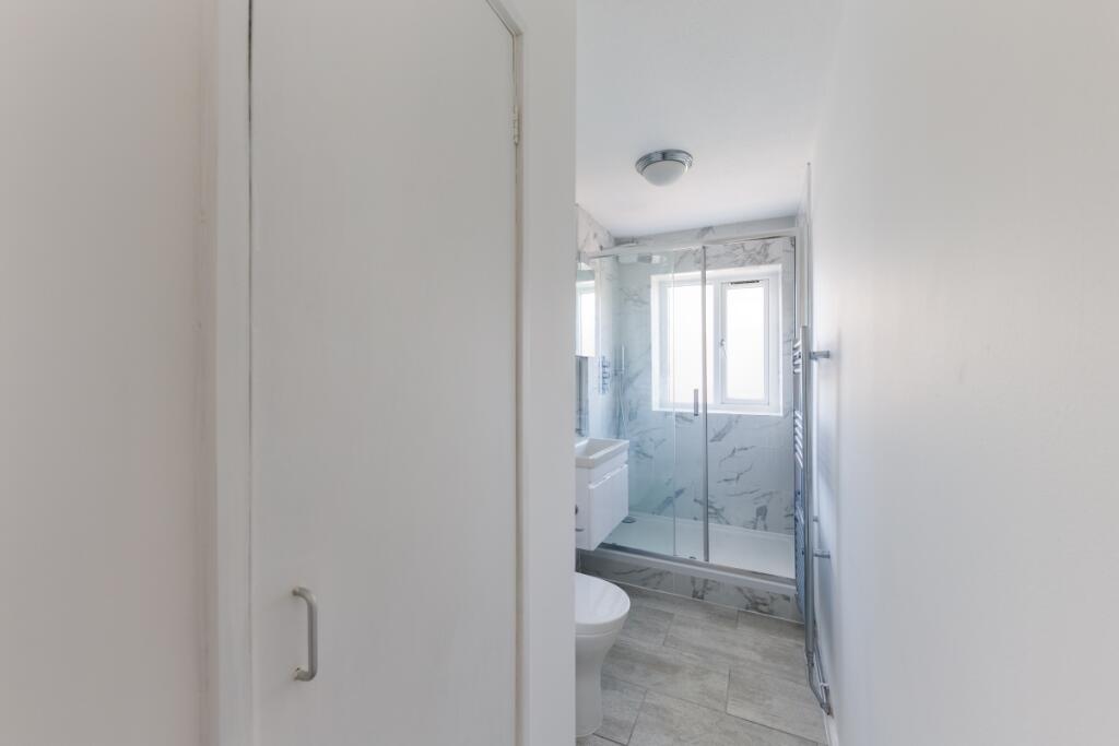 Jamaica Road F122...