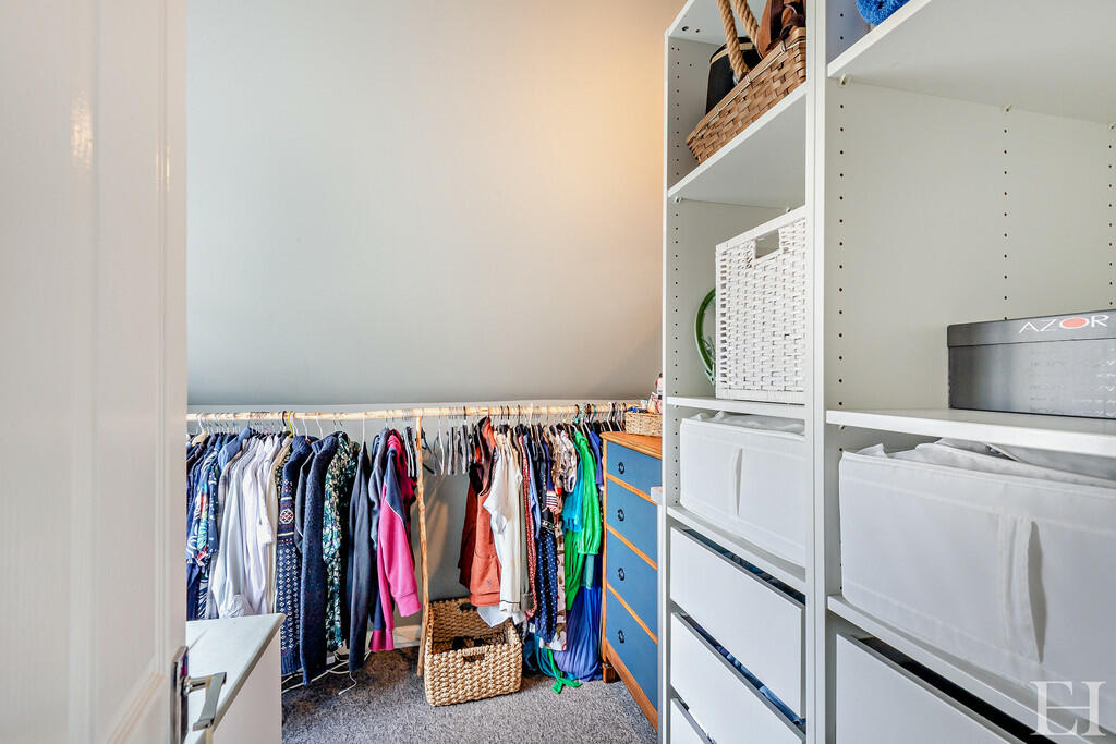8619074-interiorW...