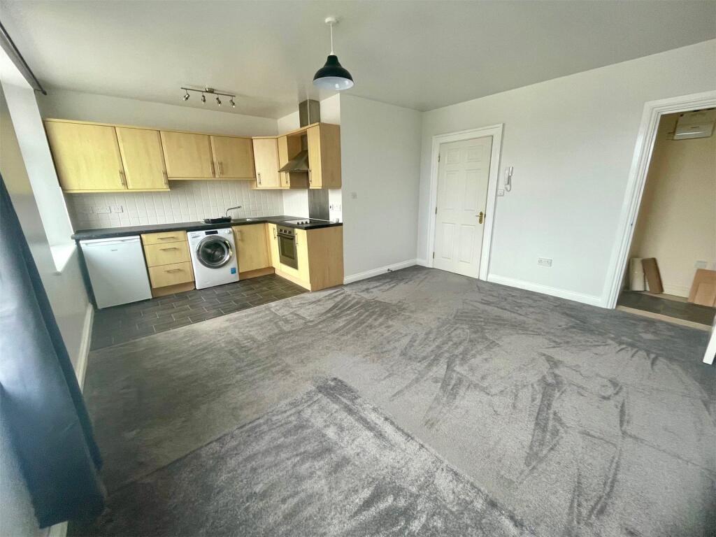 Lounge/Kitchen