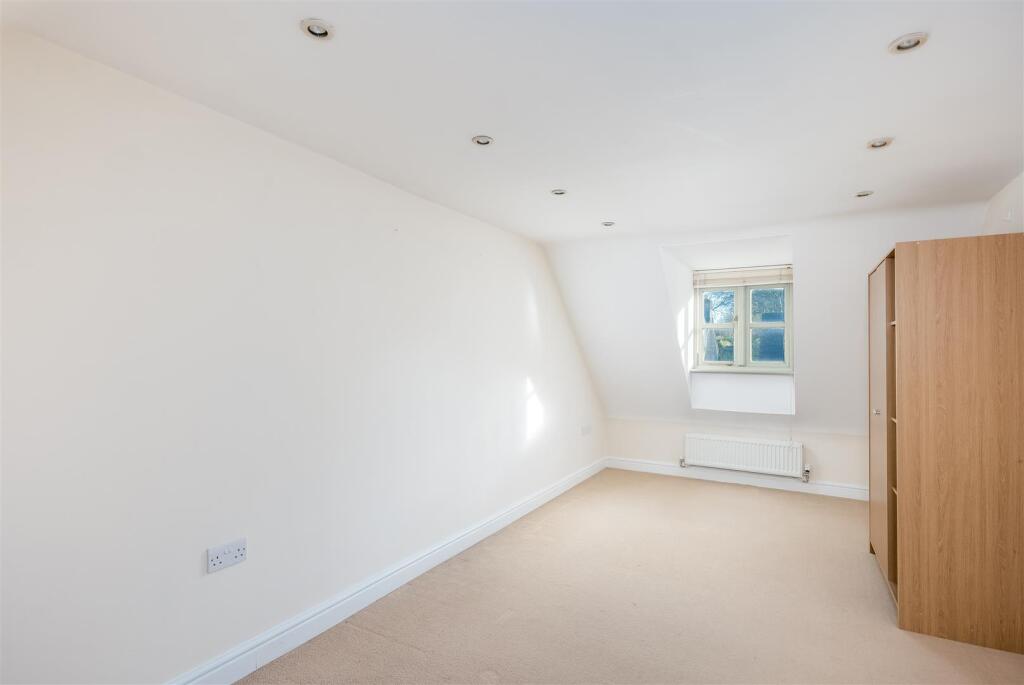 8 Pear Tree Court, 1997-7.jpg