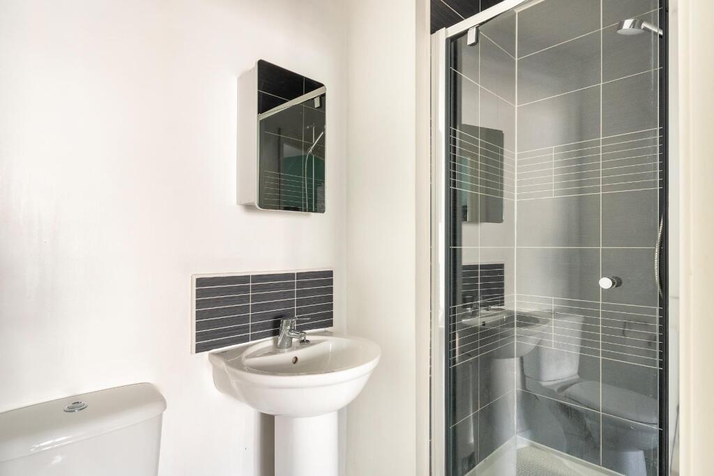 5A2HAD - Ensuite A.jpg