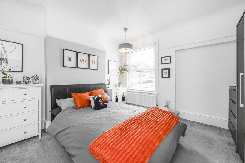 Middle Bedroom