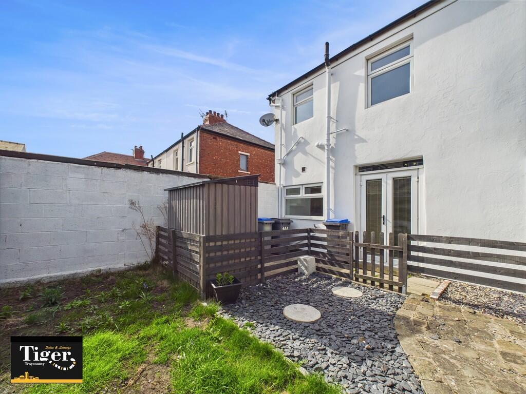 CAM02176G0-PR0574...