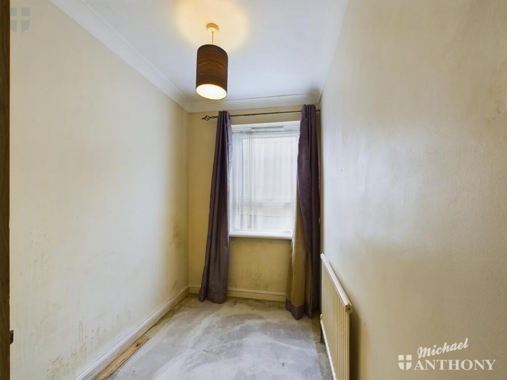 CAM03852G0-PR0098-STILL003