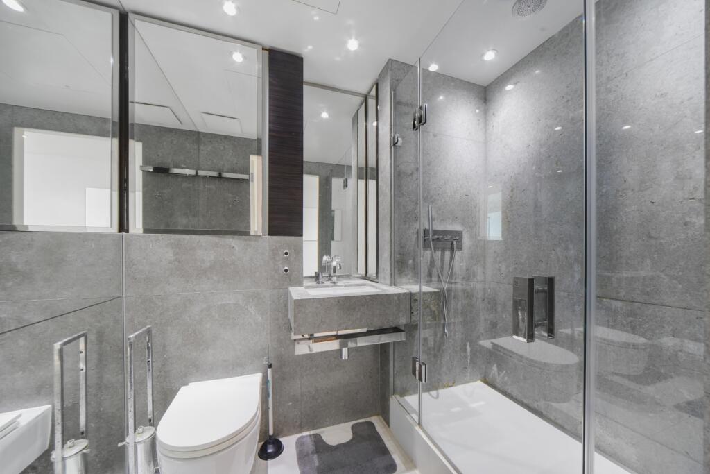 East Tower, Pan Peni