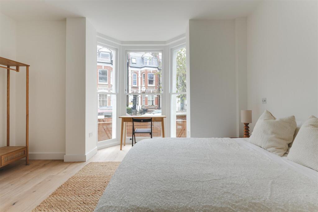 Clissold Close-12.jpg