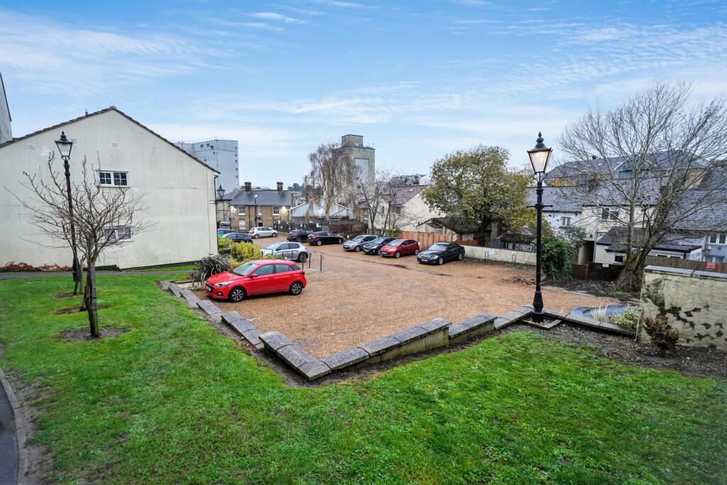 Red Lion Court, Bishop's Stortford