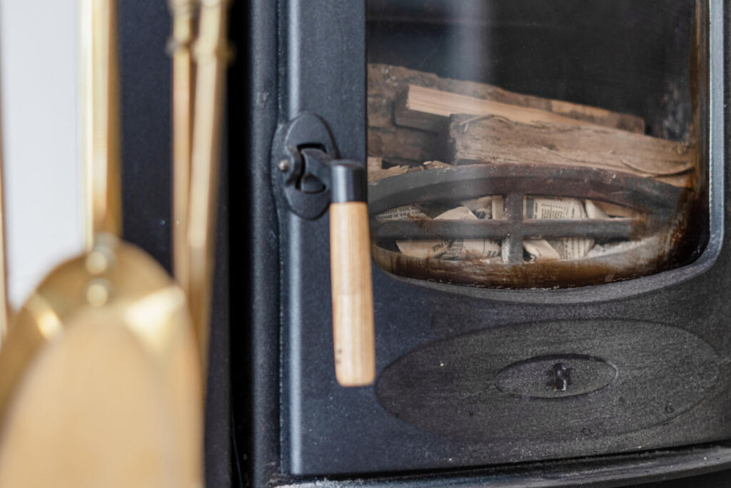 1345566-11-68b700...