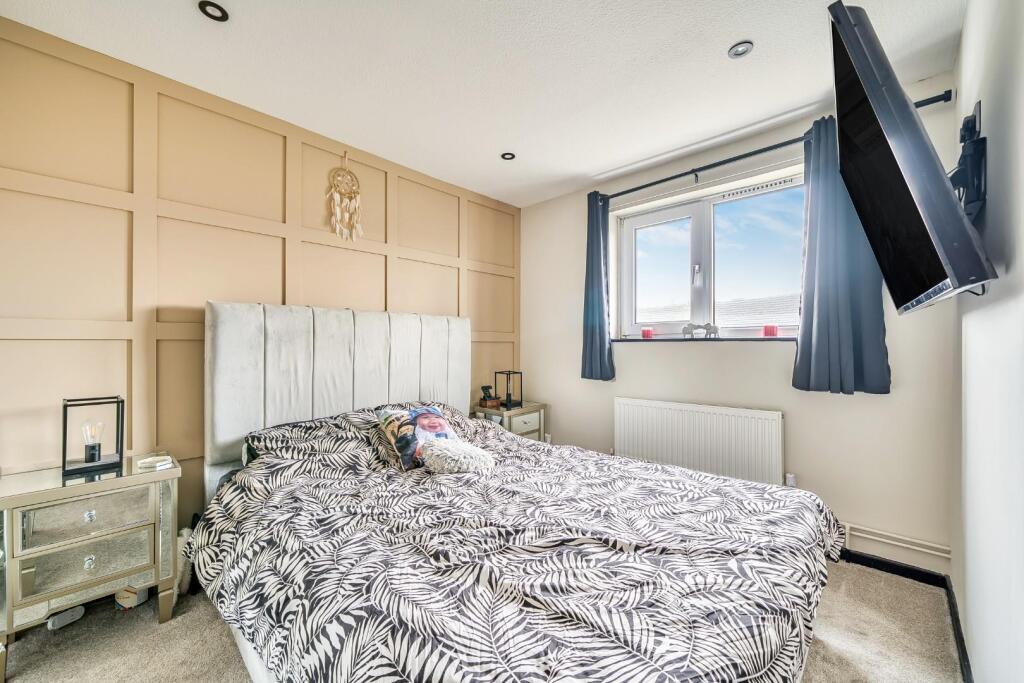 MASTER BEDROOM.jpg