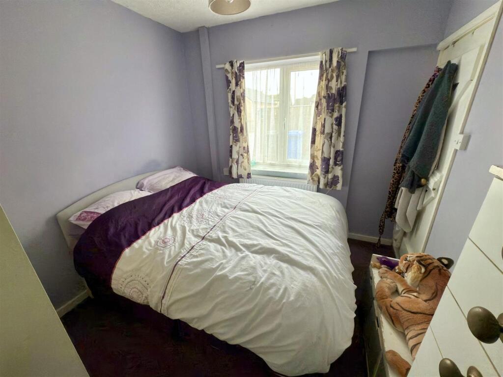 BEDROOM.jpg
