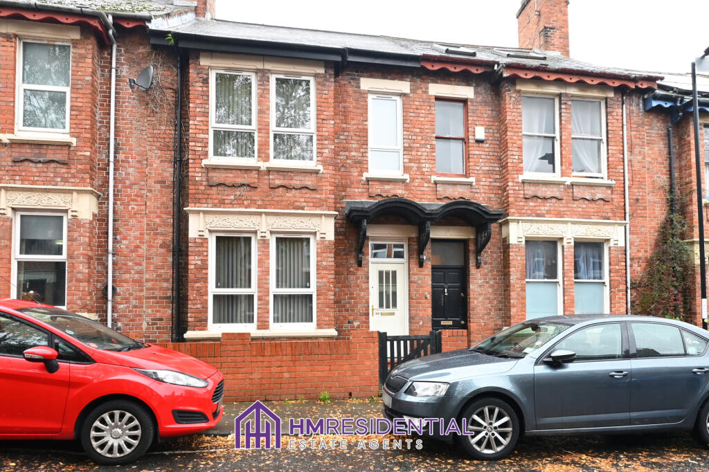 4 bedroom, 3 storey, terraced house for rent