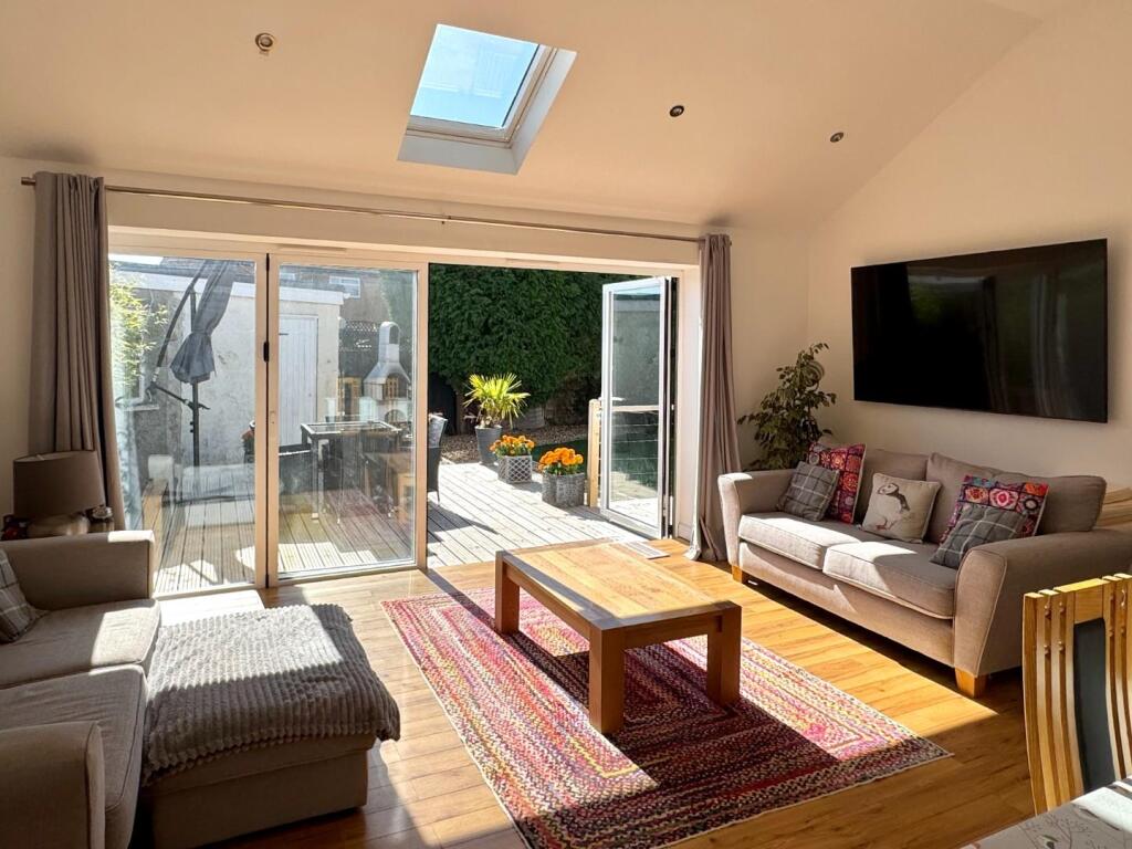 Open Plan Living/Dining