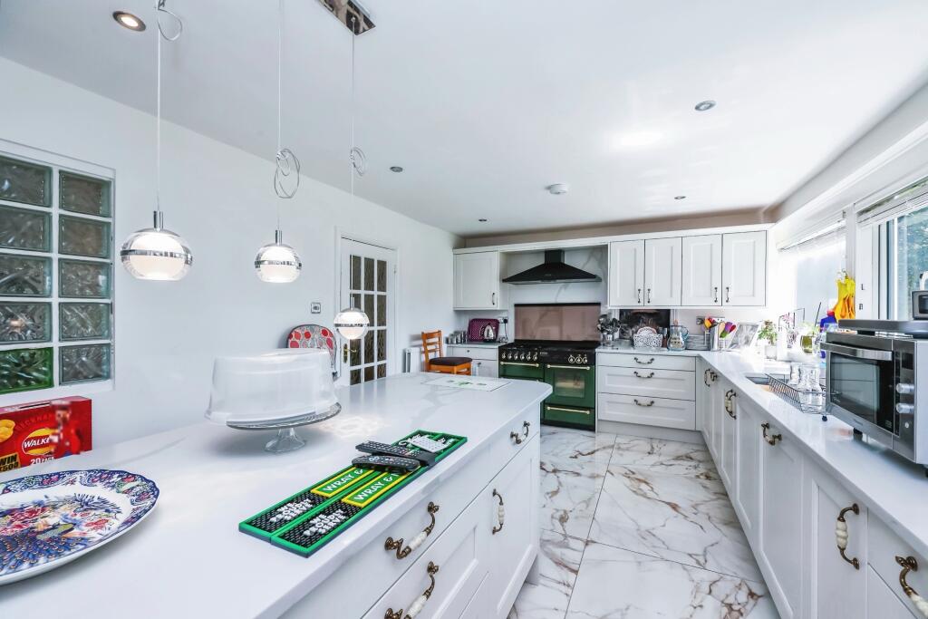 BC8BFEFA-26FF-4032-A287-7AE801D98D50