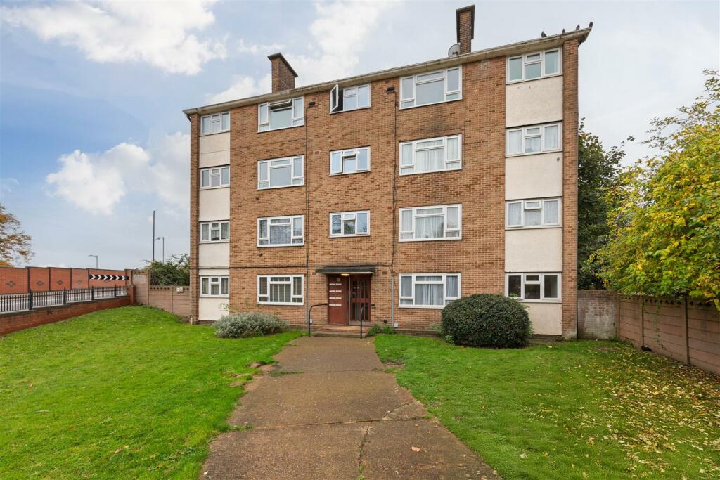 Forest View Road E12