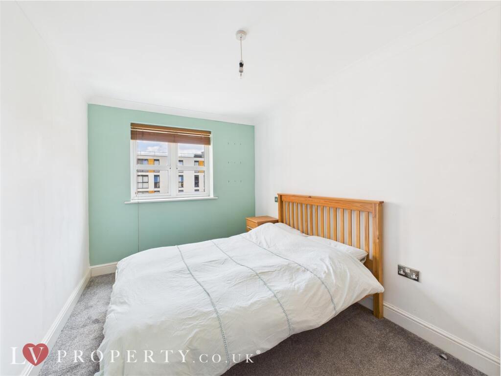 CAM05016G0-PR0074-STILL016 - Copy.jpg