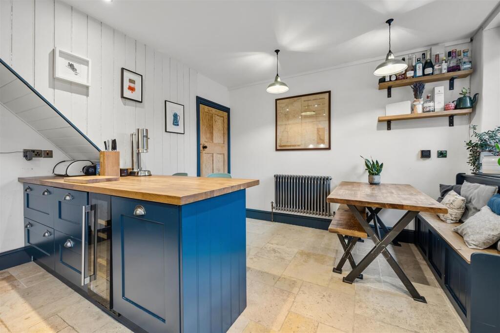 Saxton Mee 11 Hope Road 0052.jpg