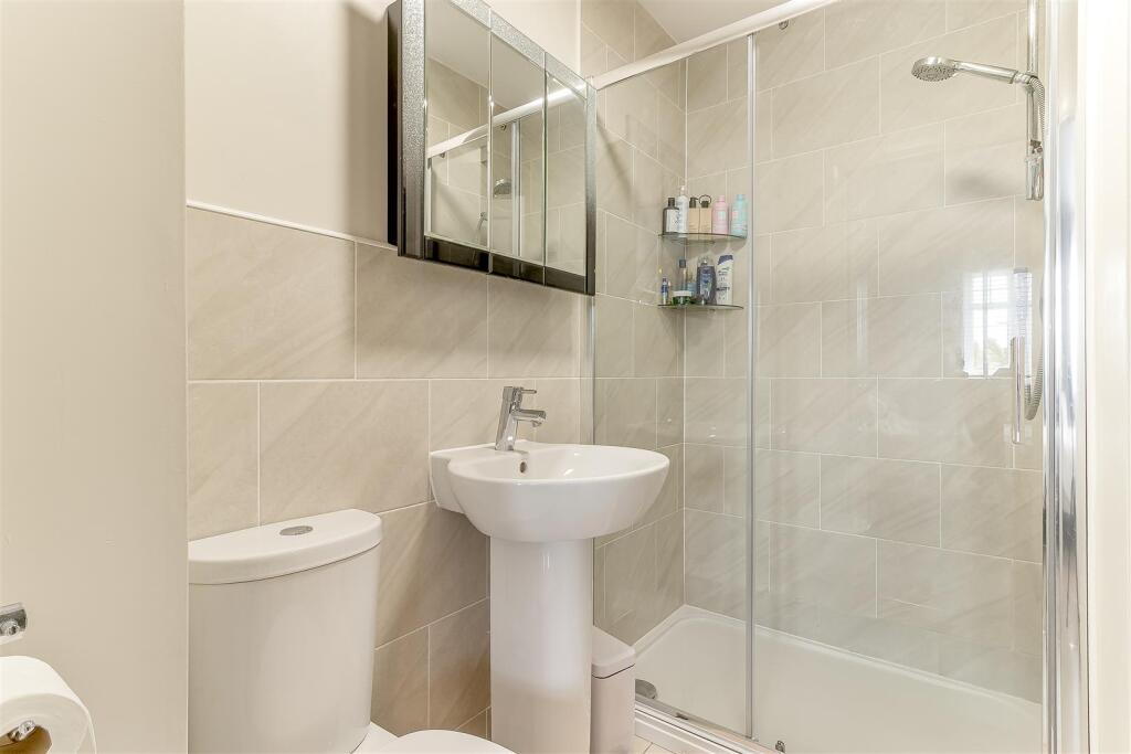 Master Bedroom Ensuite.jpg